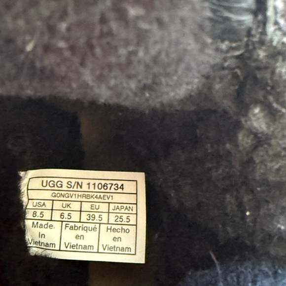 UGG Ridge Waterproof Boot - Picture 6 of 7